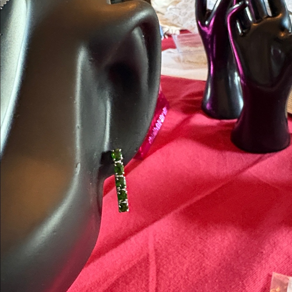 Elegant emerald and sterling silver Hoop Earrings - Picture 10 of 11